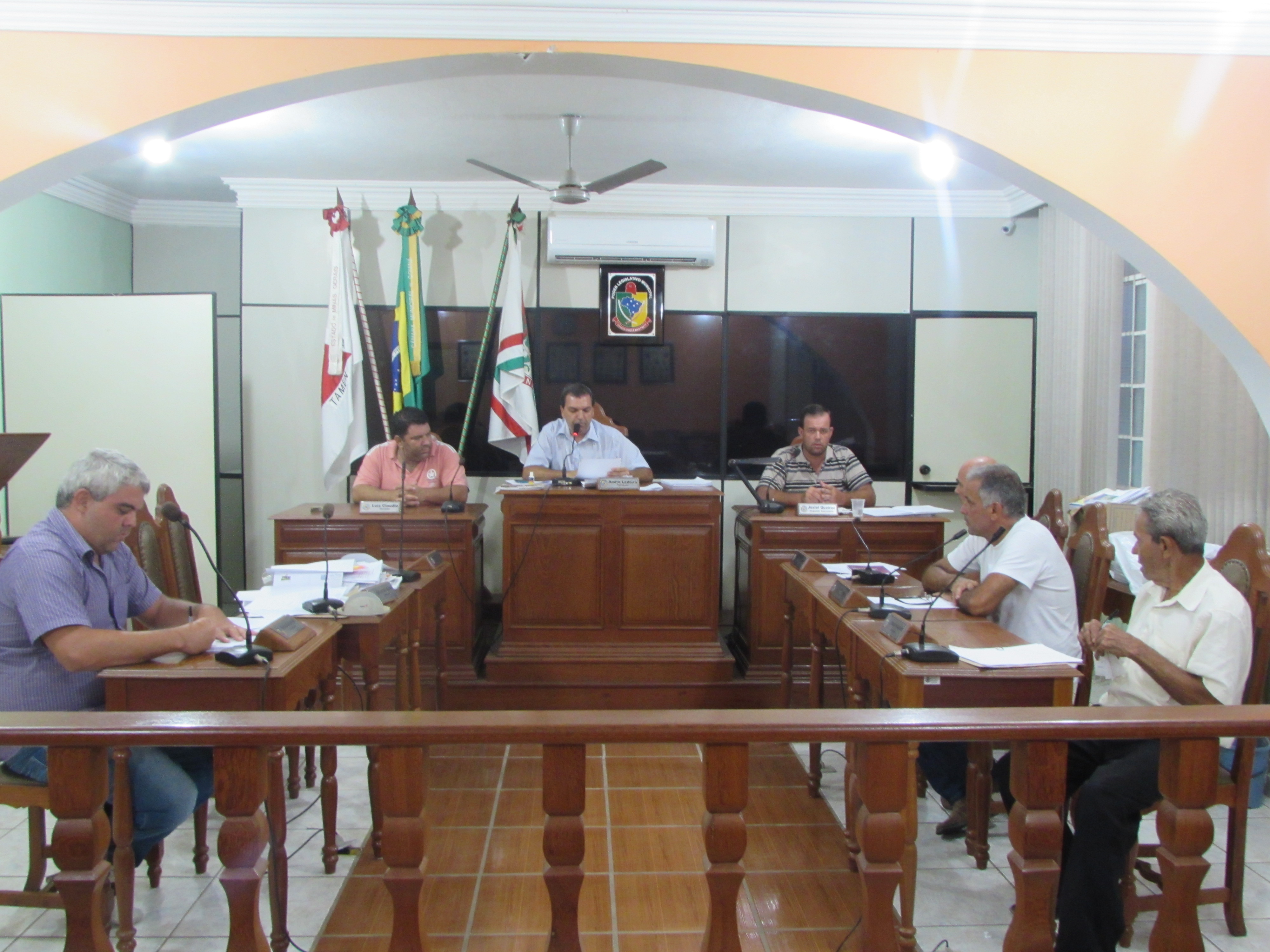 Câmara realiza primeira reunião de 2016 