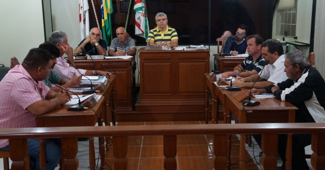 Câmara recebe representante da Cimpar para esclarecimentos de iluminação pública