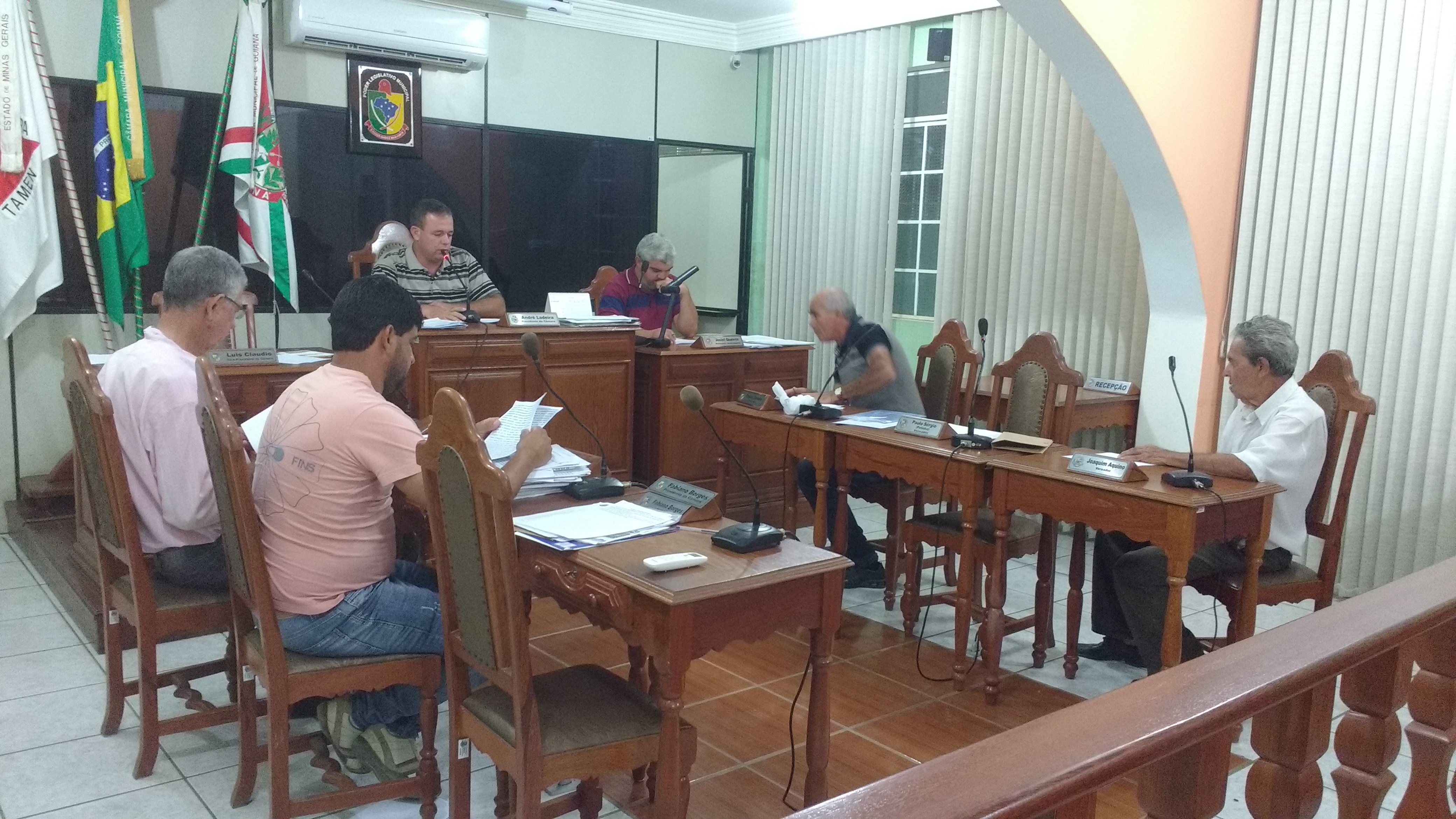 Instabilidade de água e energia em Goianá é discutida em reunião